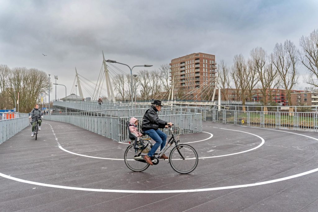 Brief aan minister en kamerleden: stem vóór tijdelijke brug bij Gerrit Krolbrug