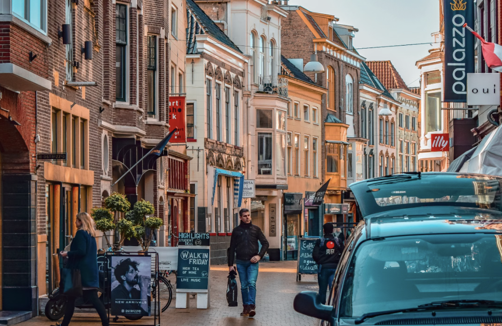 Gemeente kiest opnieuw voor controle reclamebelasting tijdens zomervakantie
